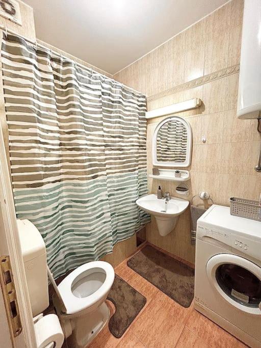 Cozy, Charming One Bedroom Apt Podgorica Kültér fotó